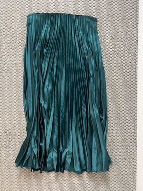 Zara Emerald Green Satin Pleated Midi Skirt with zipper size L
